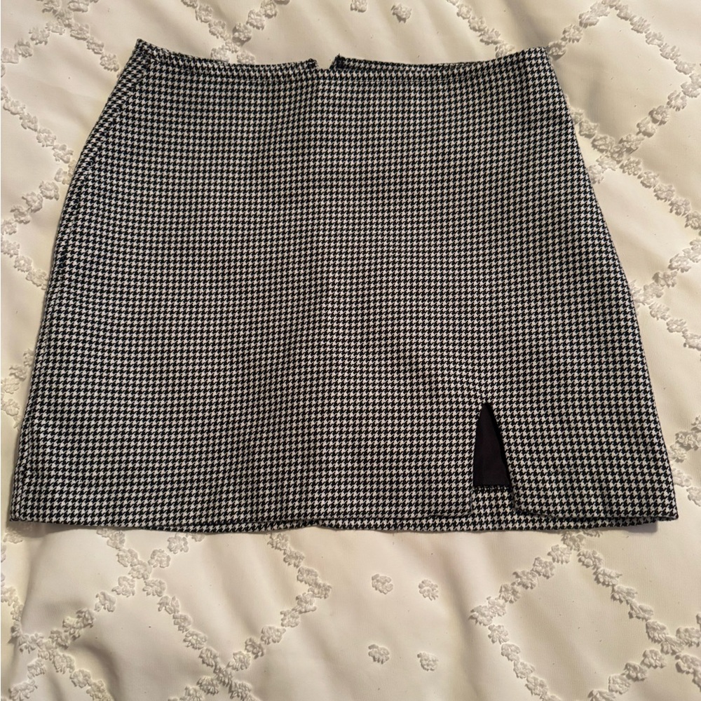 Classic Black and White Houndstooth Skirt